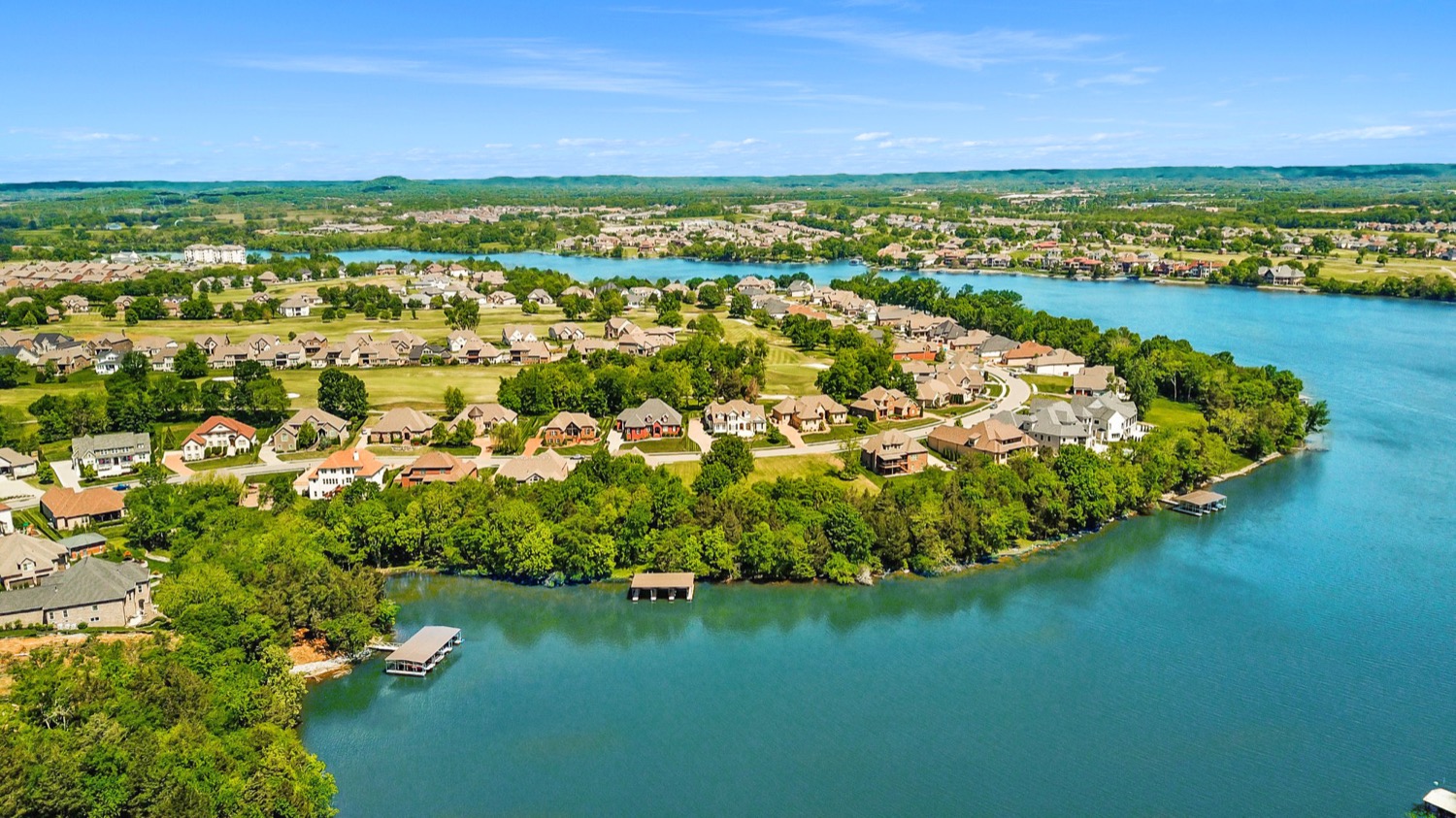Lakefront Hendersonville neighborhoods and coves along Old Hickory Lake.
